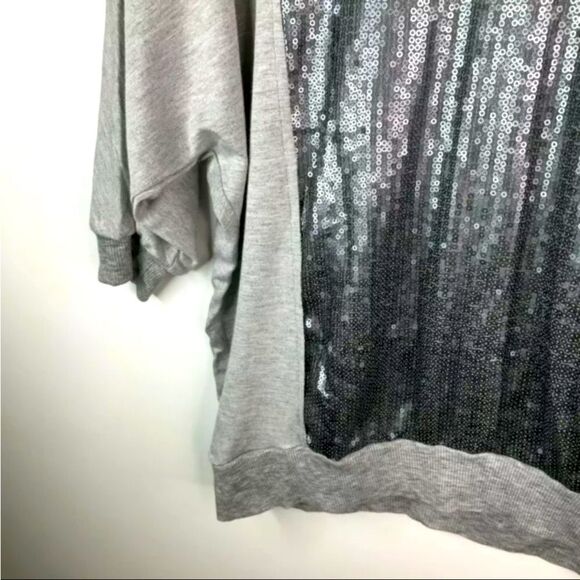 Authentic Ella Moss 3/4 Raglan Sleeve Gray Top with Sequins detail. Size Medium. - Picture 2 of 3